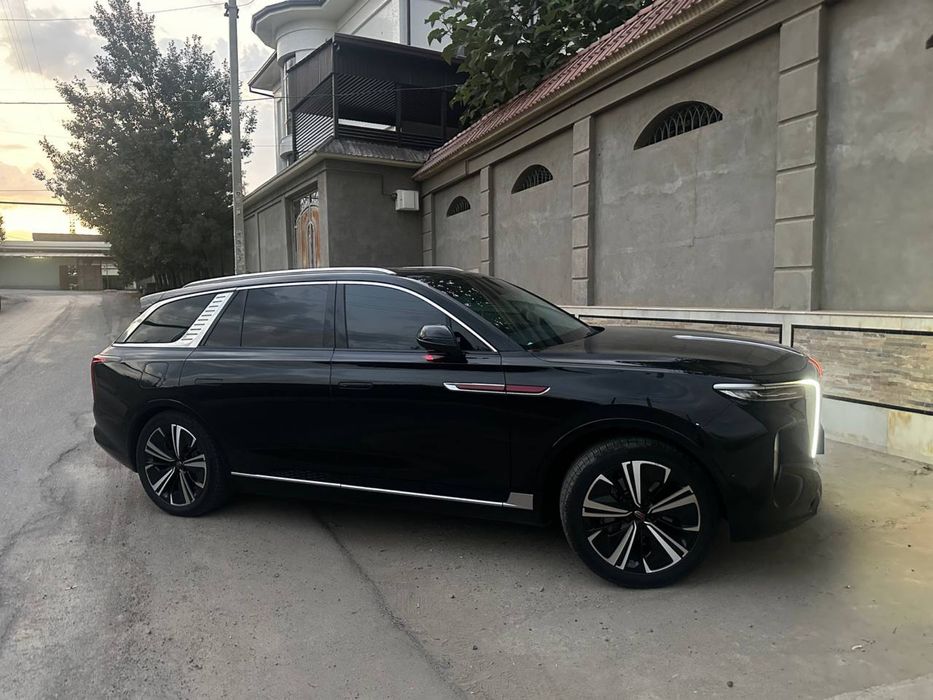 HongQi elektromobil 2022 yil 93000 yurgan