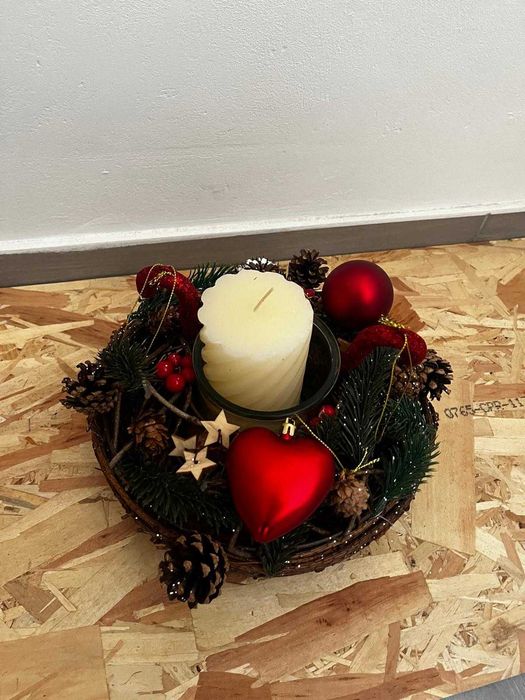 Aranjament Crăciun cu lumânare parfumată – decor de masă festiv/cadou