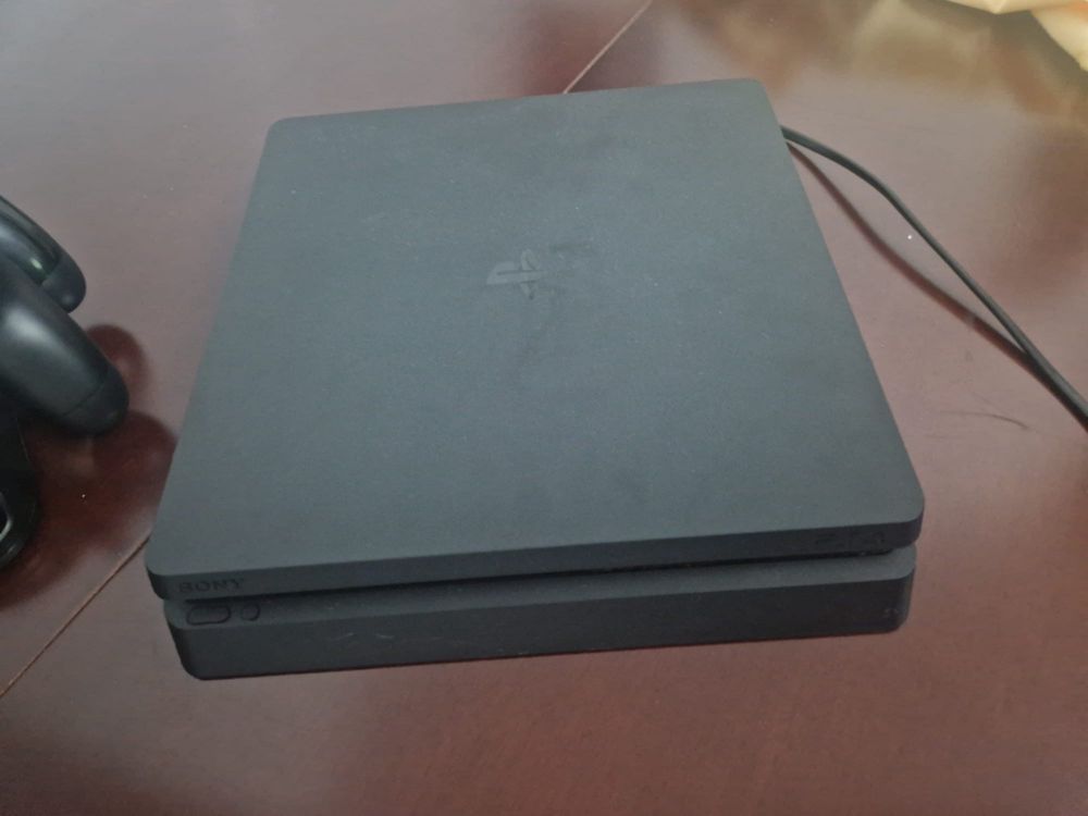 Playseat Logitech volan pedale schimbator si PS4 fff putin utilizat
