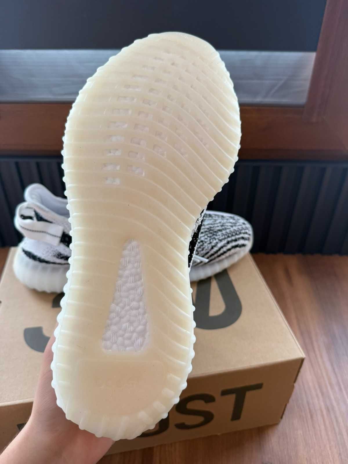 Yeezy Boost 350 V2 Zebra 45 1/3