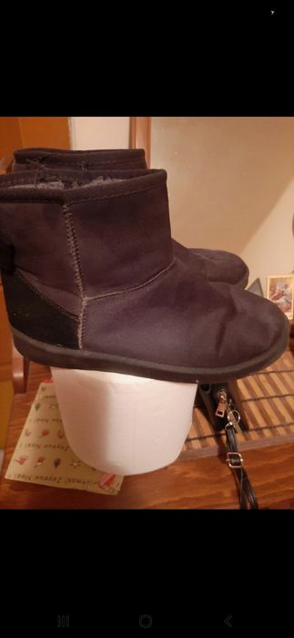 Vind cizmulițe  tip UGG de culoare  gri marimea  38