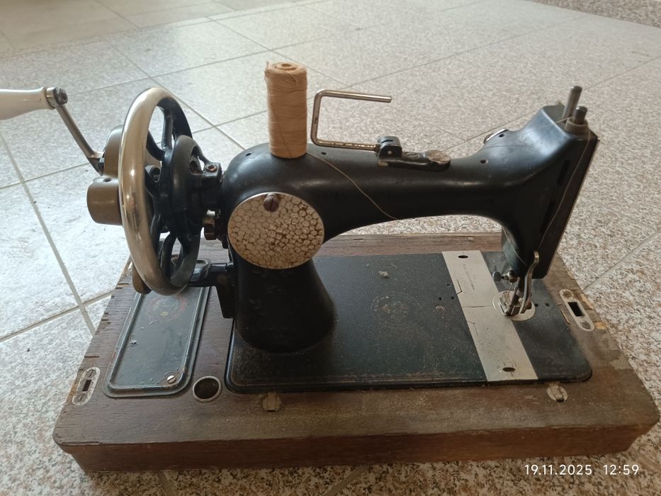Шевни машини SINGER и VESTSA.