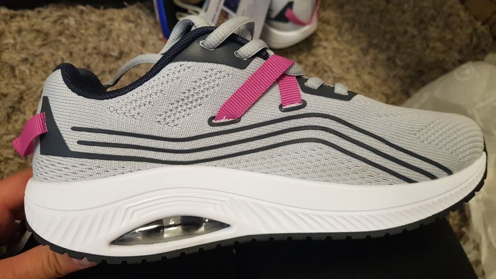 Vand adidași dama si bărbat