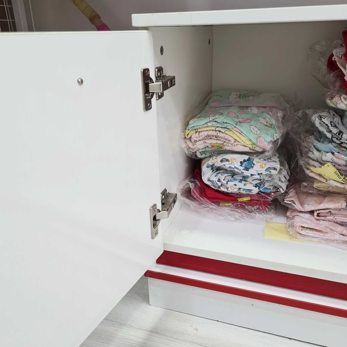 Шкаф небольшой для хранения вещей