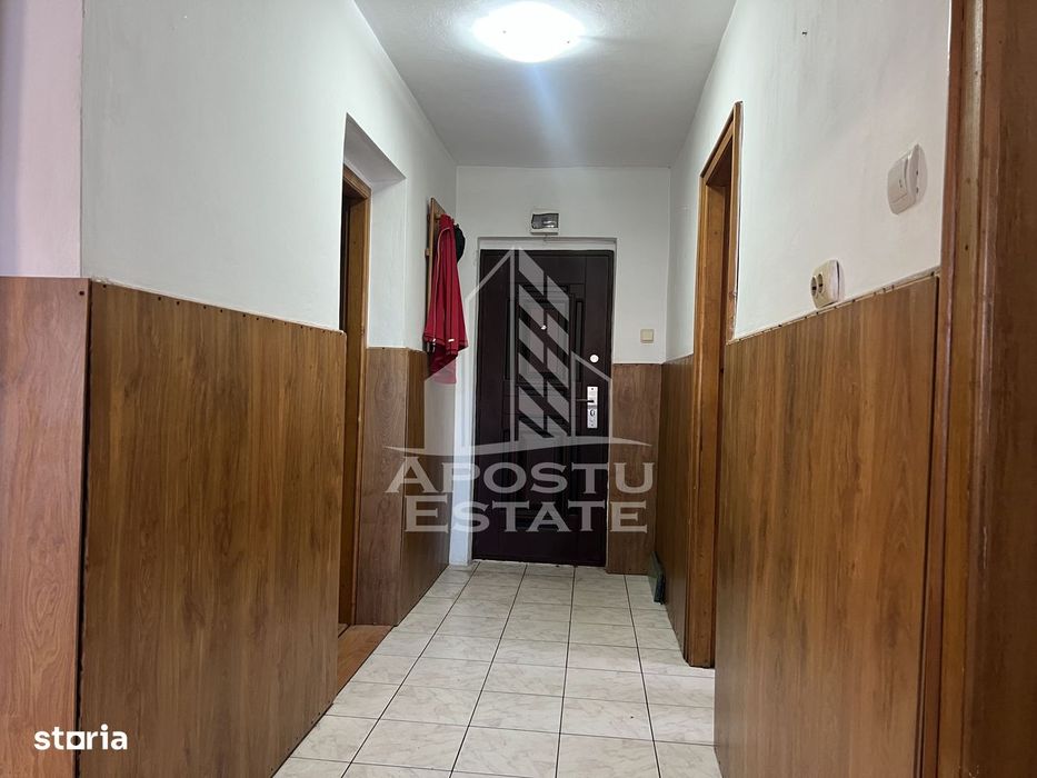 Apartament cu 3 camere decomandat,  parter, intre Giarmata-Dumbravita
