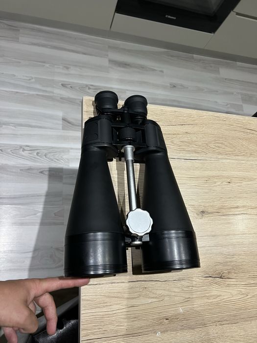 Binoclu distante mari