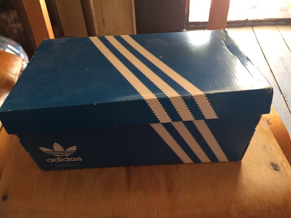 Дамски обувки-адидас