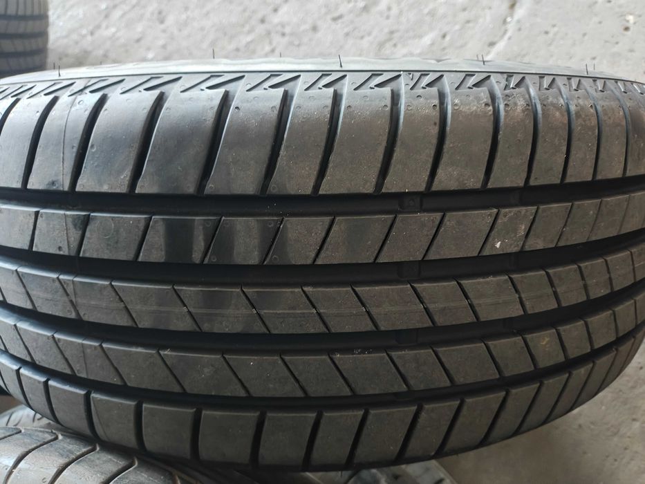 Чисто нови гуми Firestne 225/55R17