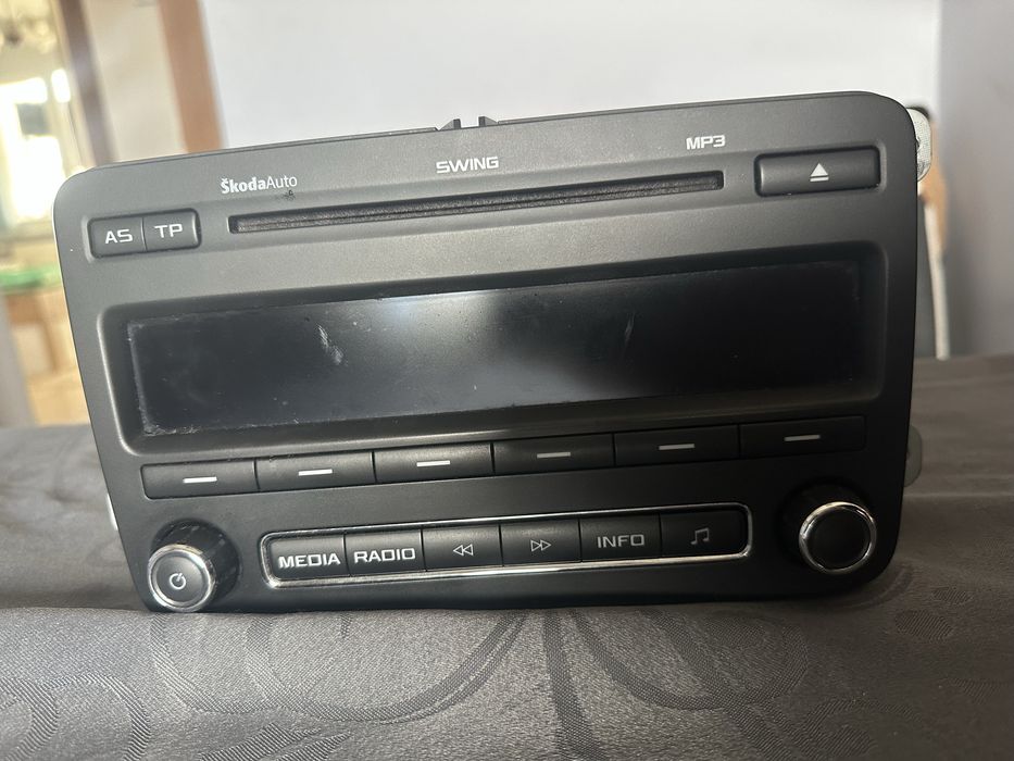 Оригинално радио на Škoda Fabia