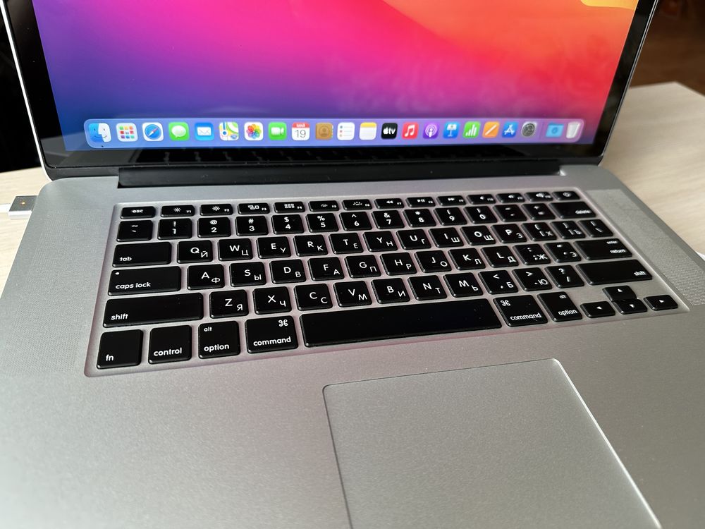 MacBook Pro 15,4 Retina (middle 2014)