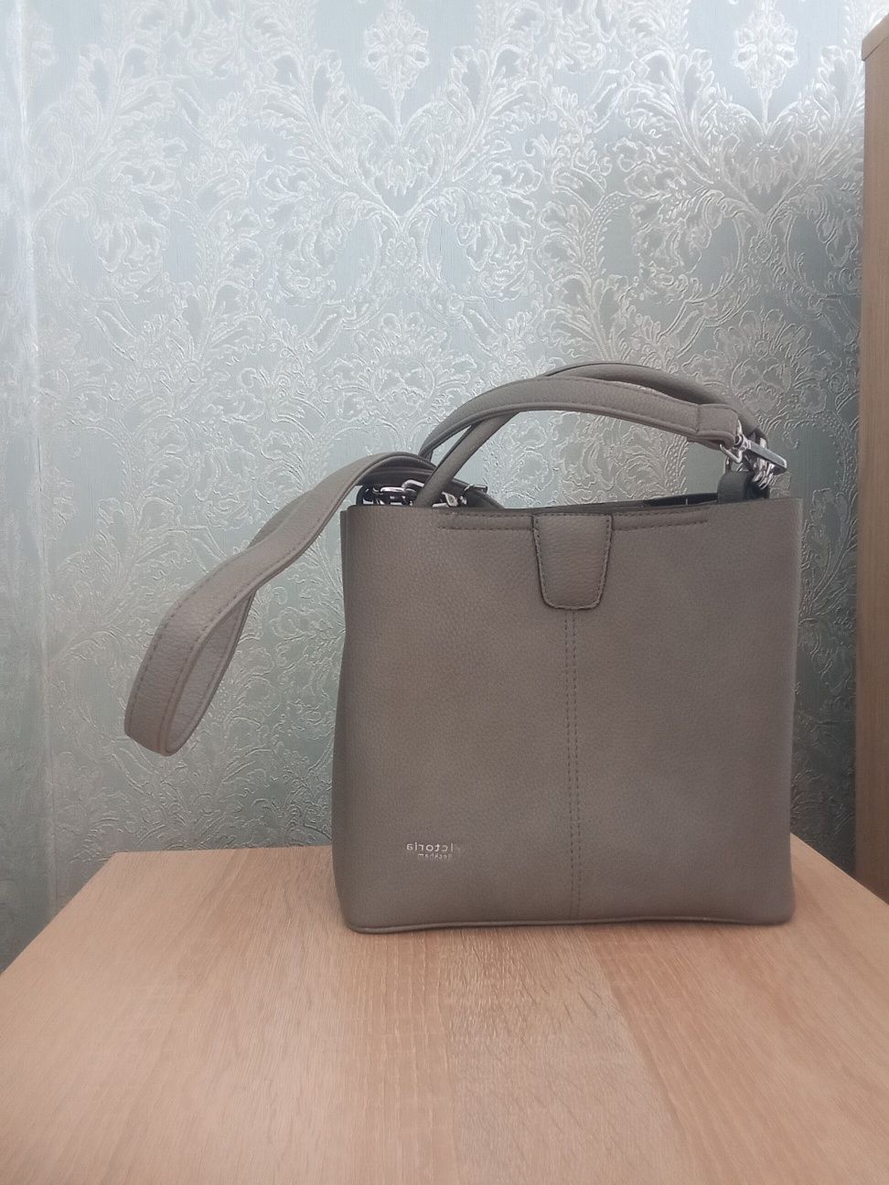 Продам женскую сумку