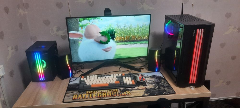 Kompyuter sotiladi srochna xolati zor 15 kun bo'ldi terdirganimga