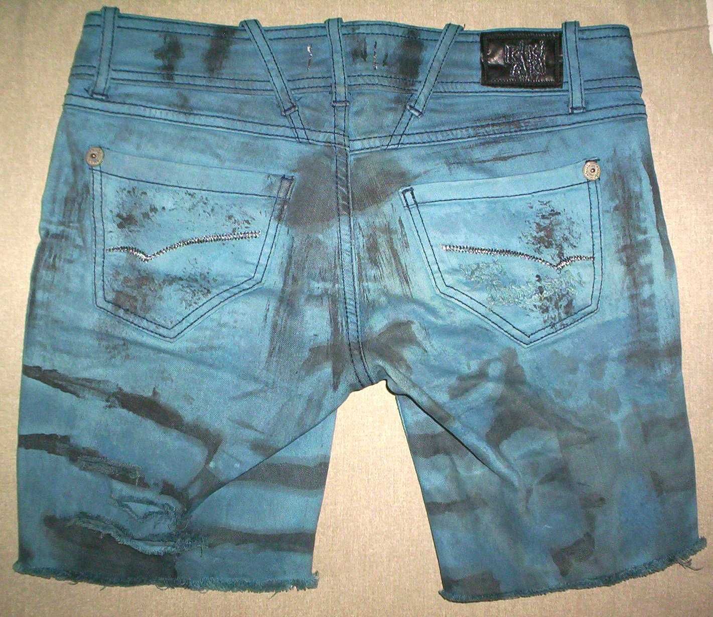 Pantaloni scurti blug Junk Jeans Kikiriki rupturi franjuri dungi negru