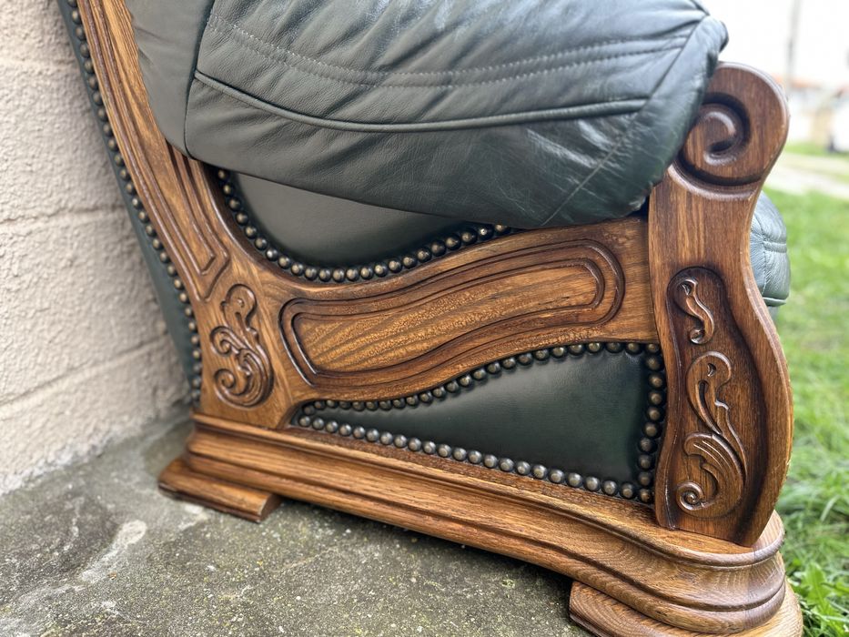 Двуместен диван от масив и кожа