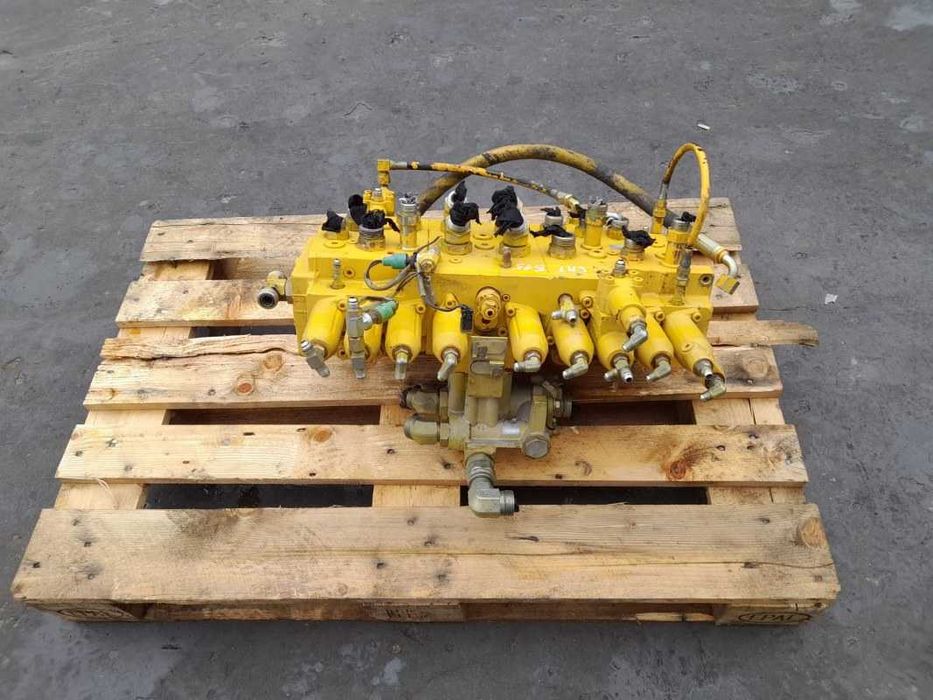 Distribuitor hidraulic KMX13SA excavator Caterpillar 315 , 317