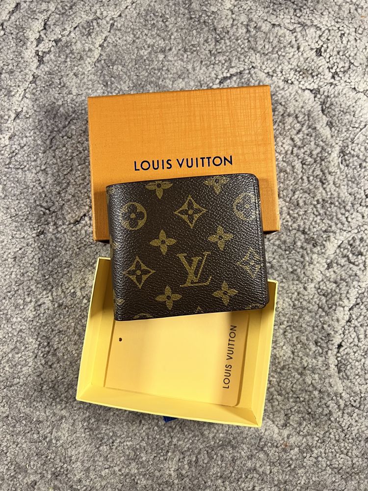 Чисто Нов Louis Vuitton Портфейл и Монетник