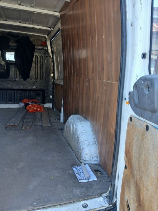 Vand ford transit/ schimb cu tractor sau autoturism +/- diferenta