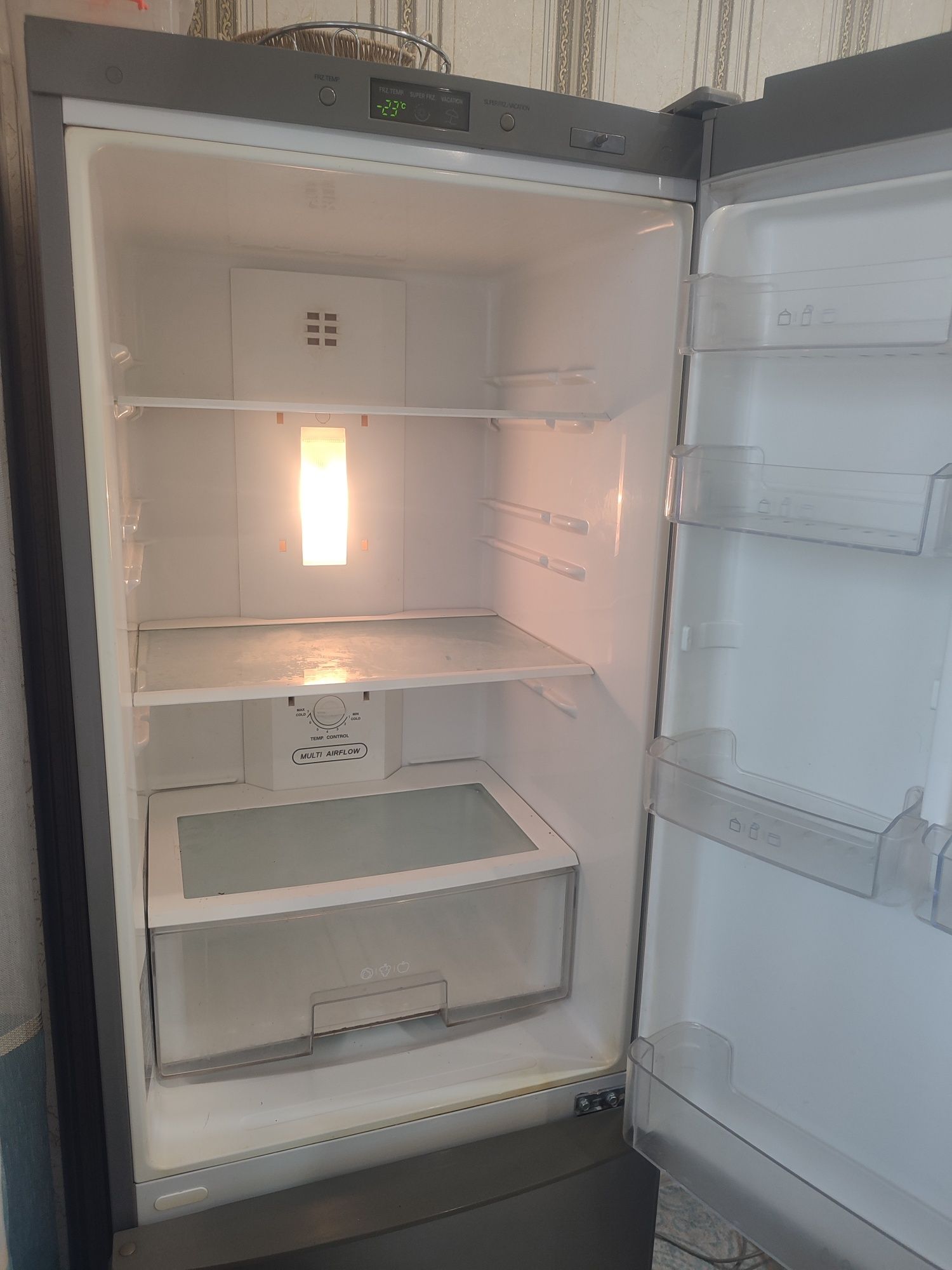 Продаются холодильник отличном состоянии