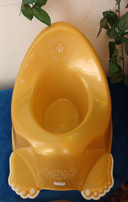 Бебешко анатомично гърне  u   бебешка приставка за тоалетна чиния.