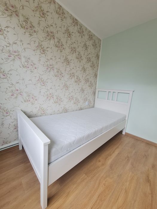 Pat o persoana 200/90 cu saltea si 2 toppere incluse