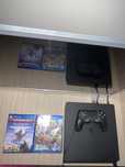 De vanzare PS4 slim 1 TB