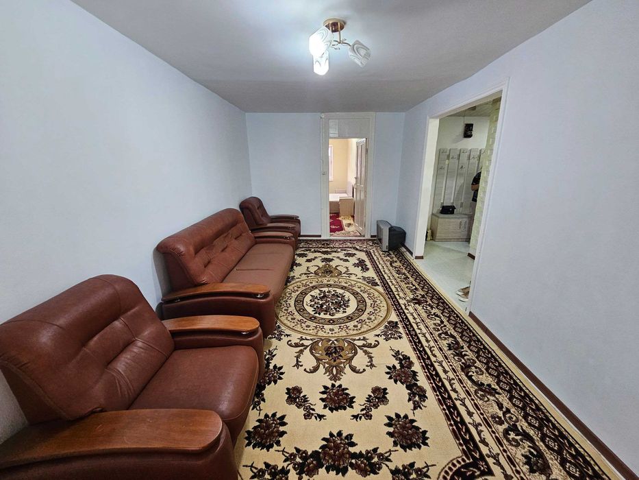 Buxoroda kvartira sotiladi 2 xonali 54m² 2-qavat.