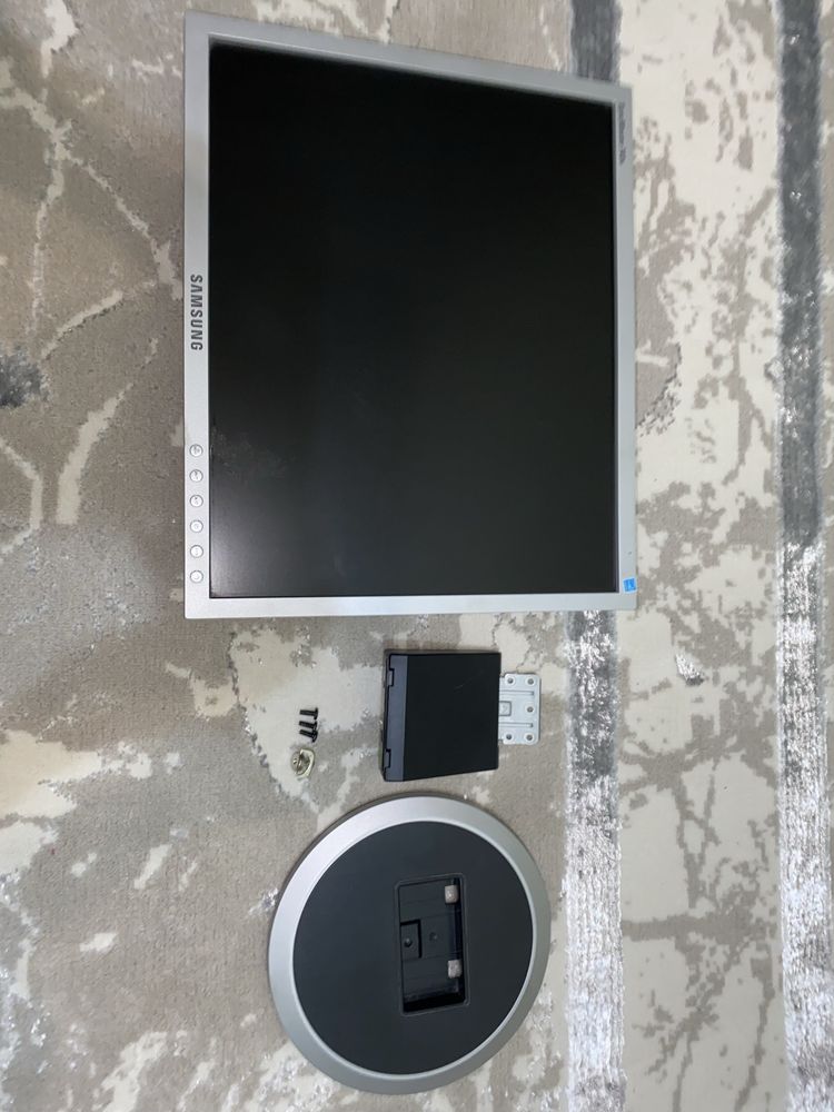 Монитор SAMSUNG SyncMaster 740n