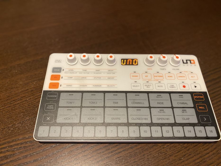 UNO Drum ik multimedia analog drum machine MIDI