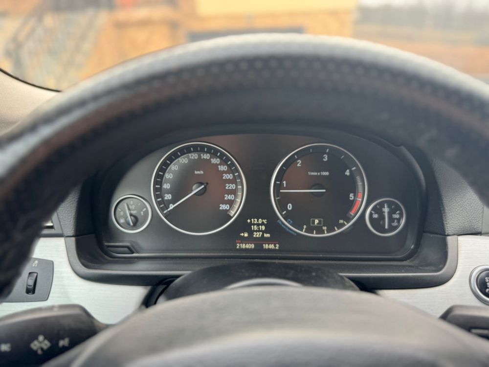 Vand sau schimb Bmw f10 anul 2012 2.0 tdi  184cp 220000km