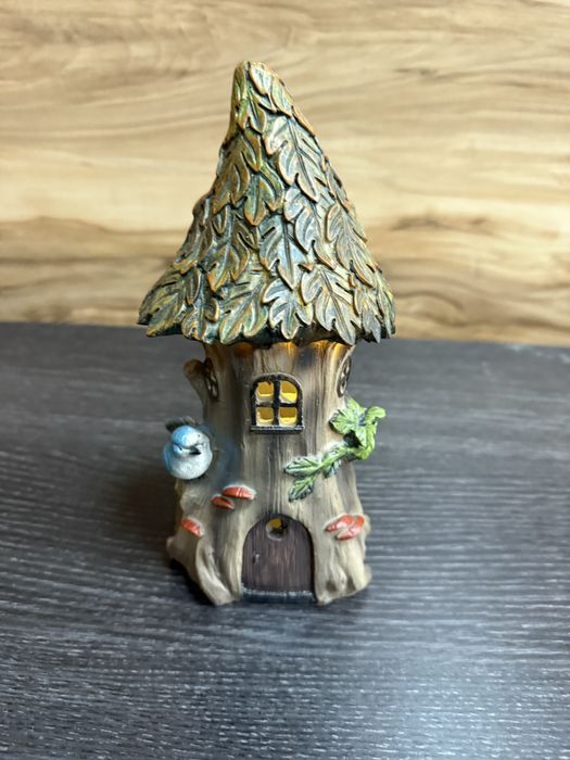 Соларна лампа къщичка