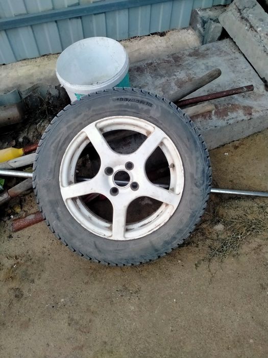 Продам Шины на 15. Под запаску