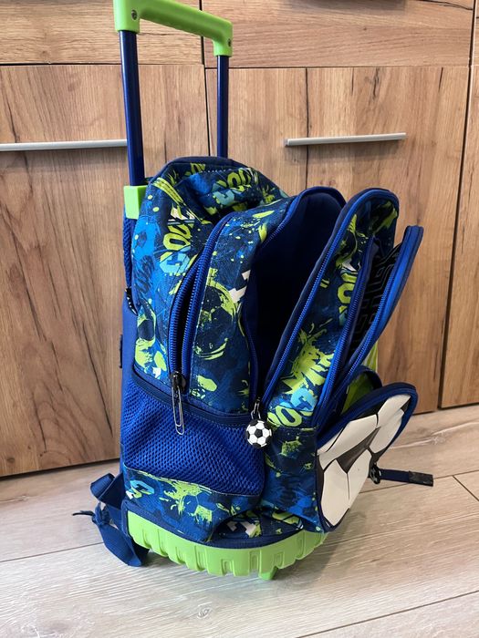 Ученическа раница на колела