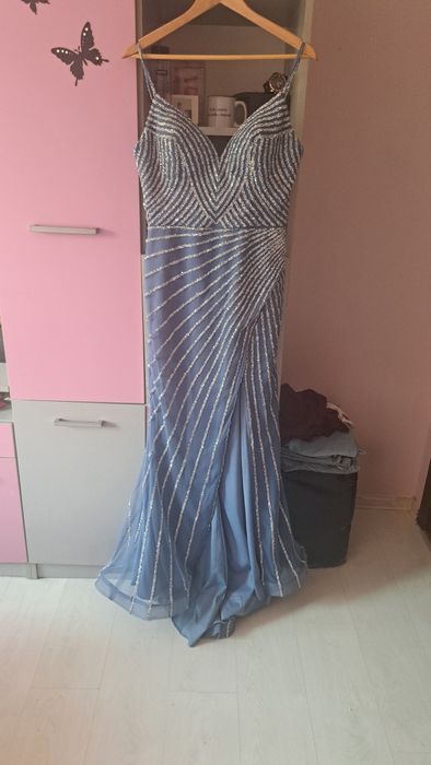 Продавам Официлни Дамски Рокли