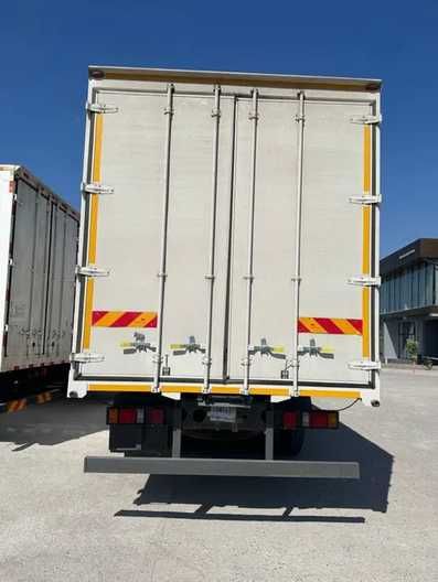 HOWO V5 ISUZU SHACMAN 9m furgonlari Sotuvda