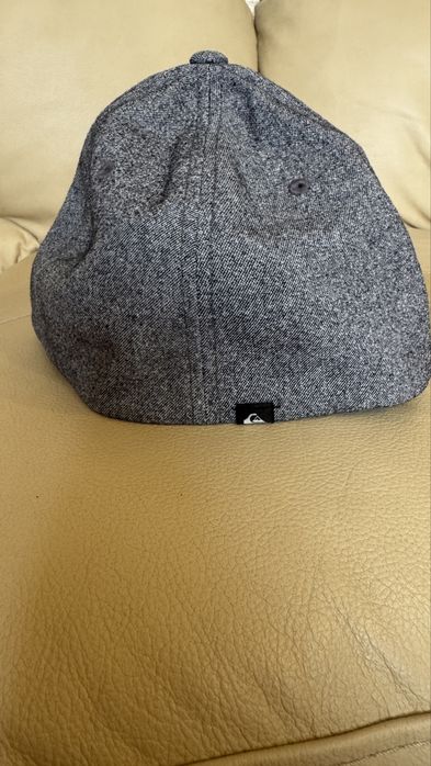 Quiksilver flexfit - шапка с козирка