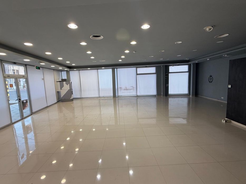 Inchiriez spatiu comercial, pozitie excelenta, vad pietonal