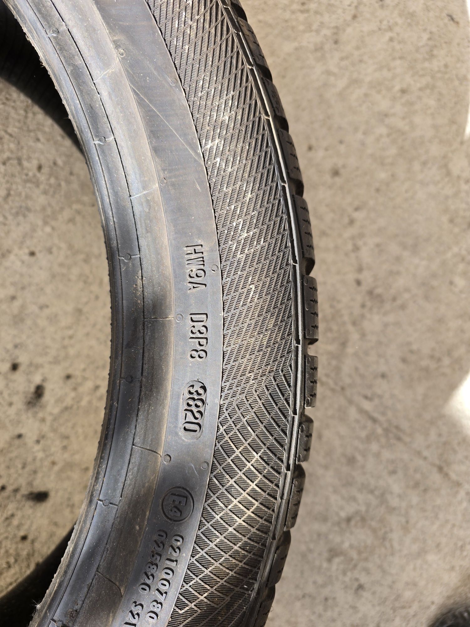O bucata anvelopa IARNĂ 235/45 R20 CONTINENTAL WINTERCONTACT TS 850 P