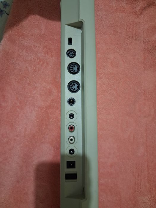 Продавам 2 бр клавири