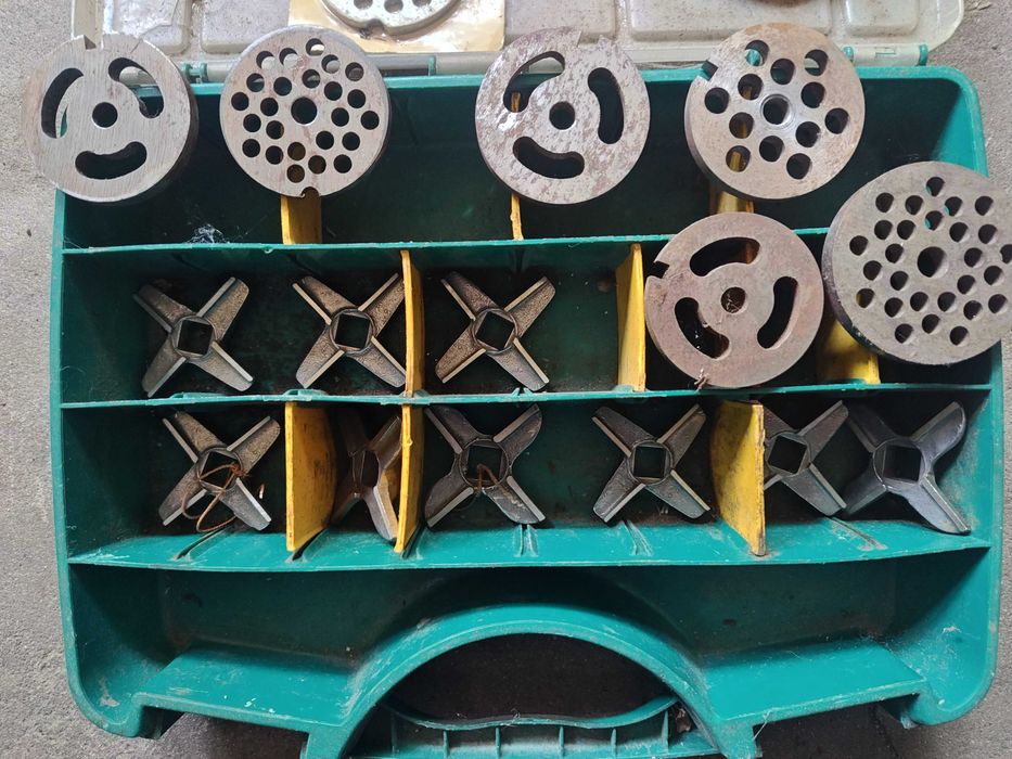 [Разпродажба] Ножчета и Решетки за Месомелачки