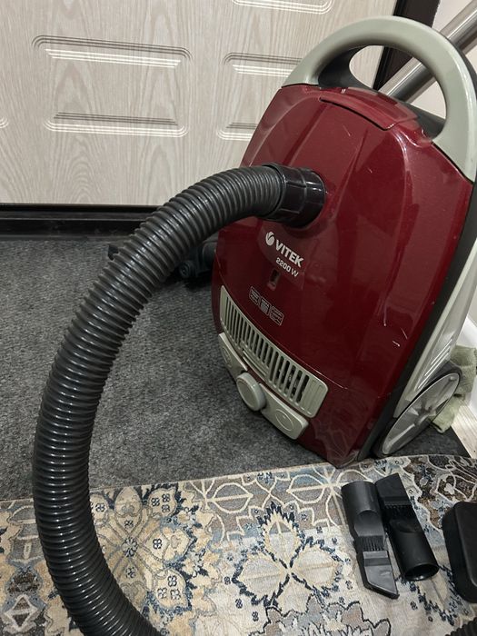 Пылесос Vitek 2200