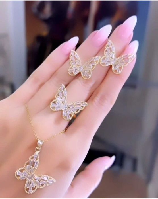 Комплект (серьги, кольцо, кулон, цепочка)