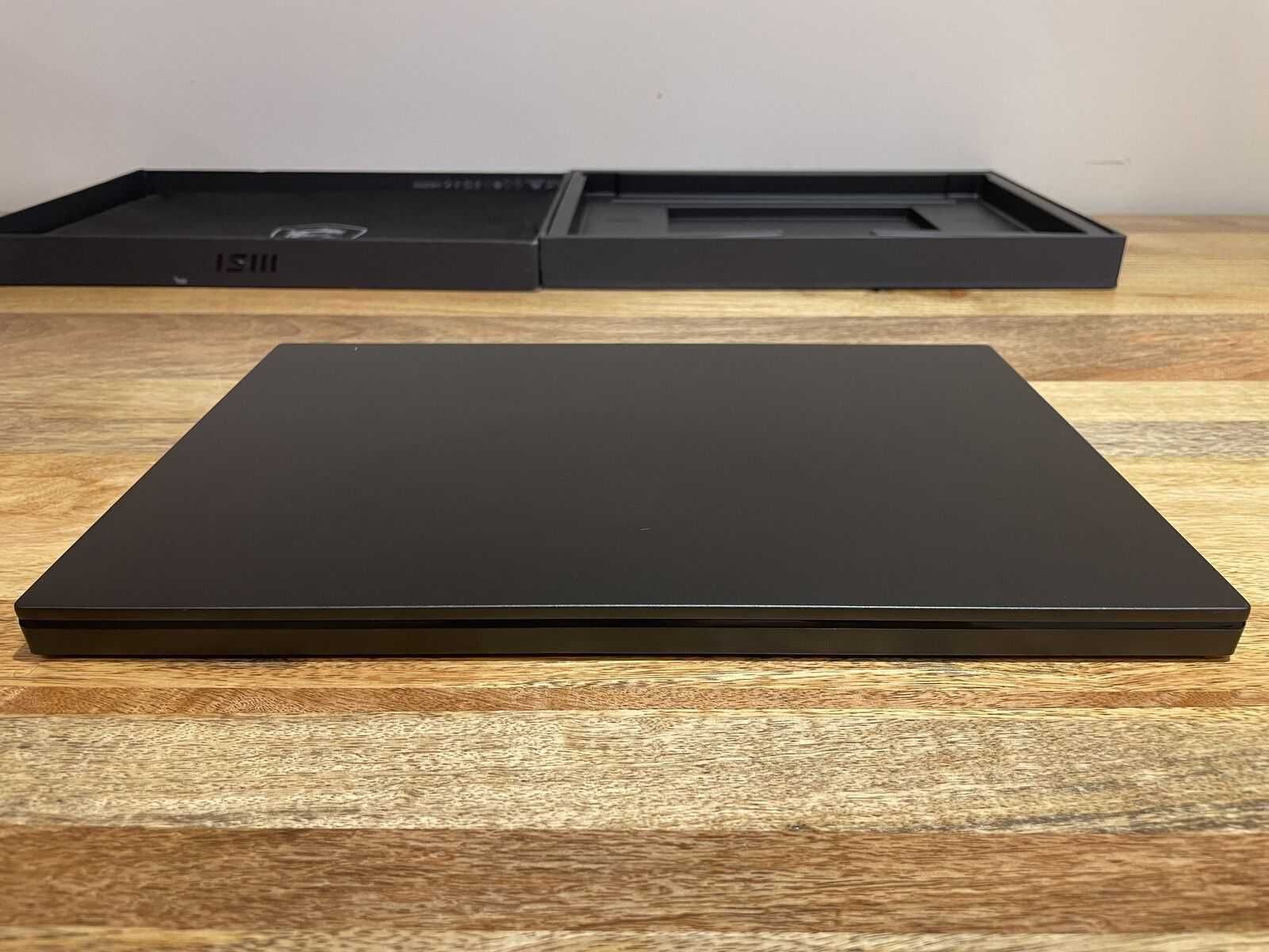 Лаптоп MSI GS66 Stealth
