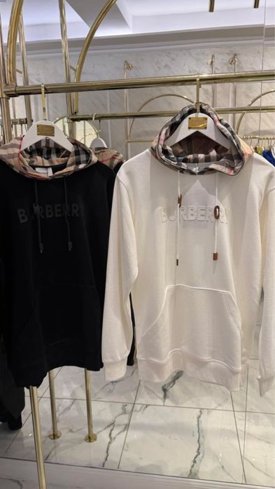 Блузи различни модели