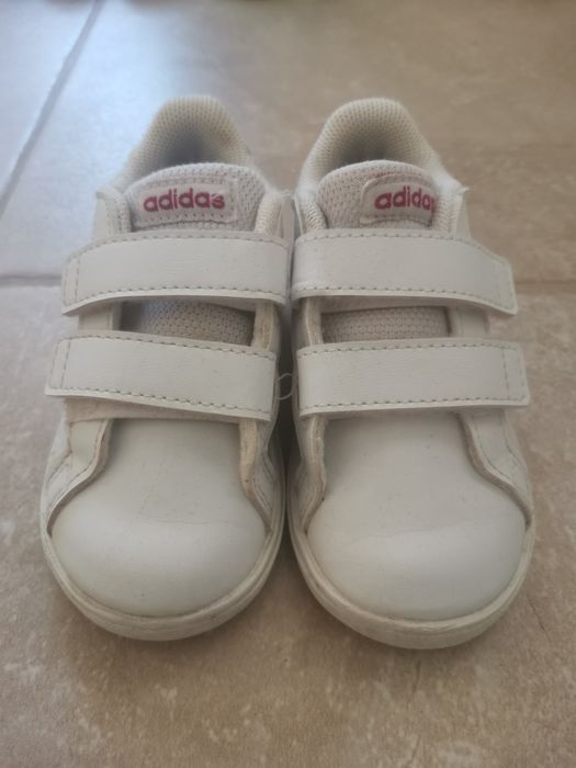 Vând adidași fete, mărime 21, marca Adidas