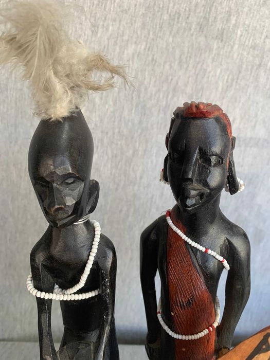 дървени африкански фигури статуетки