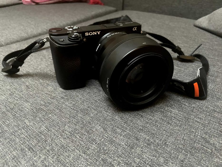 Sony A6300 + Sigma 30mm F1.4 DC DN | Kit complet, stare excelenta