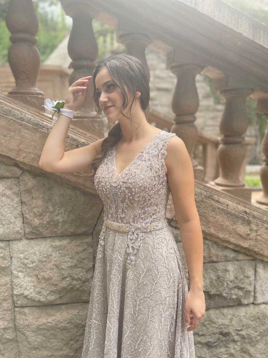 Елегантна бутикова рокля