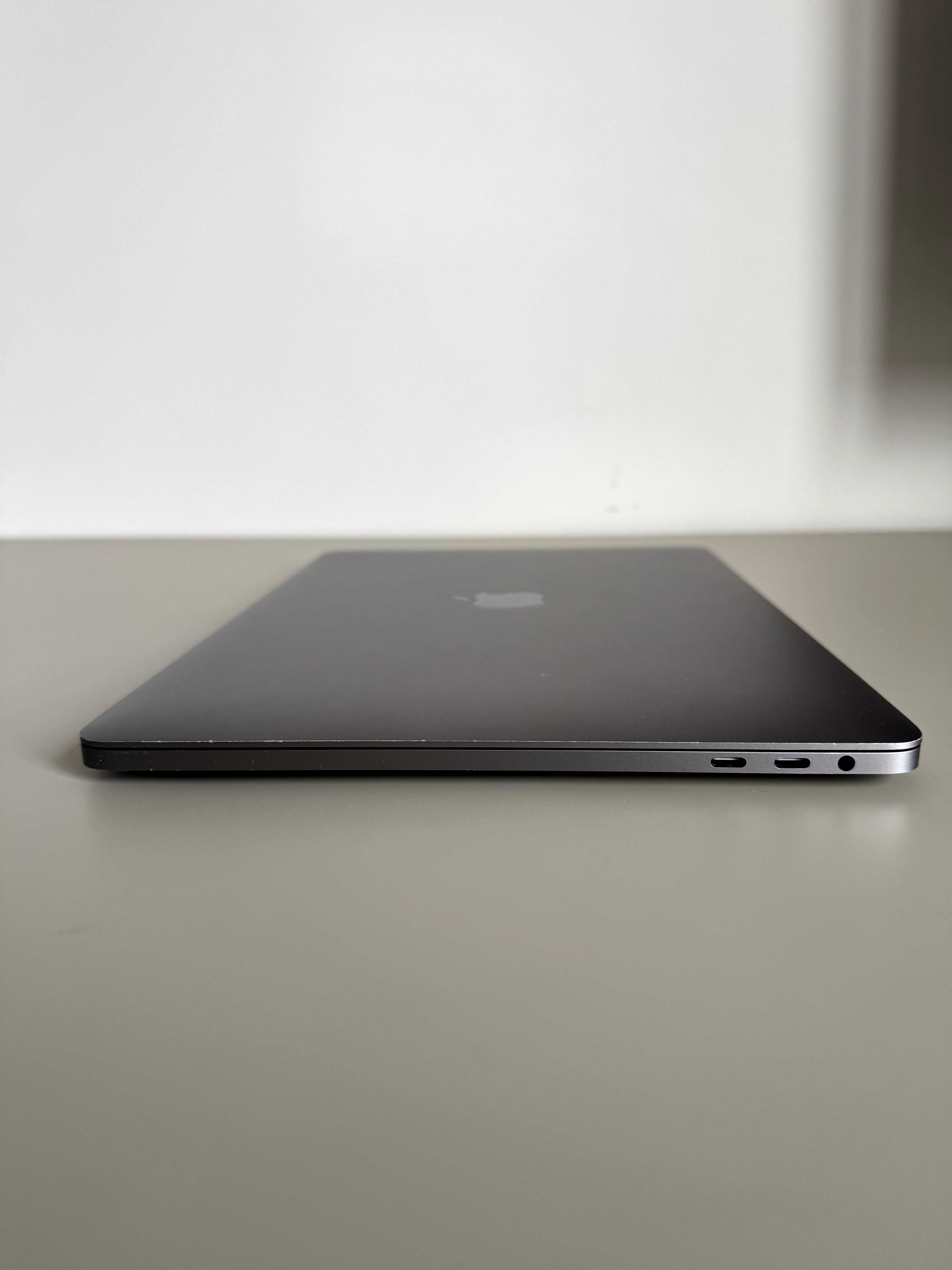 Комплект 3 лаптопа - 2x Macbook Pro + HP Omen 17