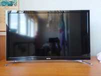 Срочно продам телевизор самсунг UE32H4500AK