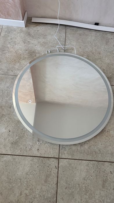 Oglindă rotundă cu leduri